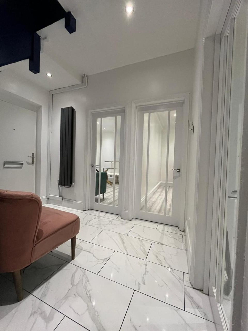 House Sleeps 7 - Free Parking & WiFi House in Bromley