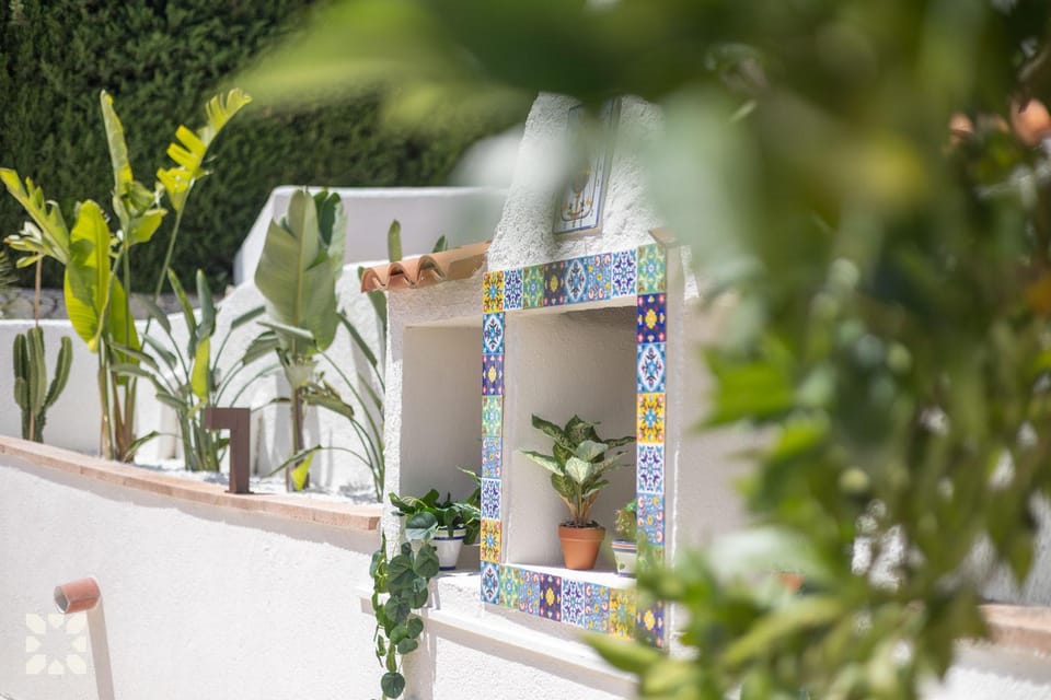 Property building, Day, Garden, Garden view
