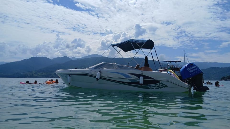 Lancha Mikhael Paraty Docked boat in State of Rio de Janeiro