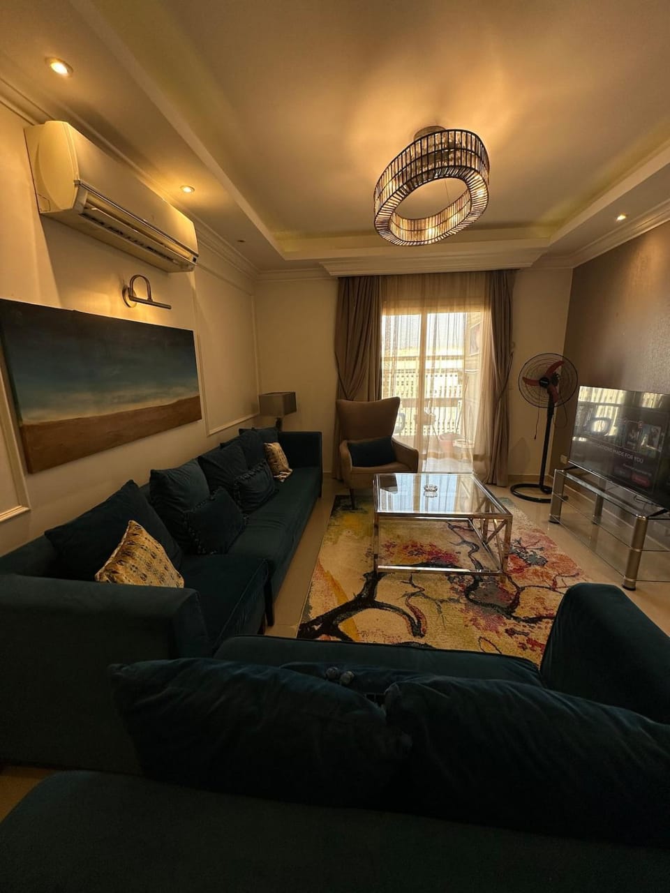 Modern 2-BR apartment with Jacuzzi, 5 min from airport Apartment in New Cairo City
