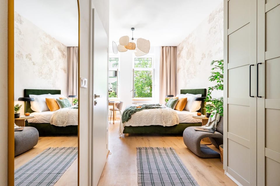Bed, Photo of the whole room, wardrobe
