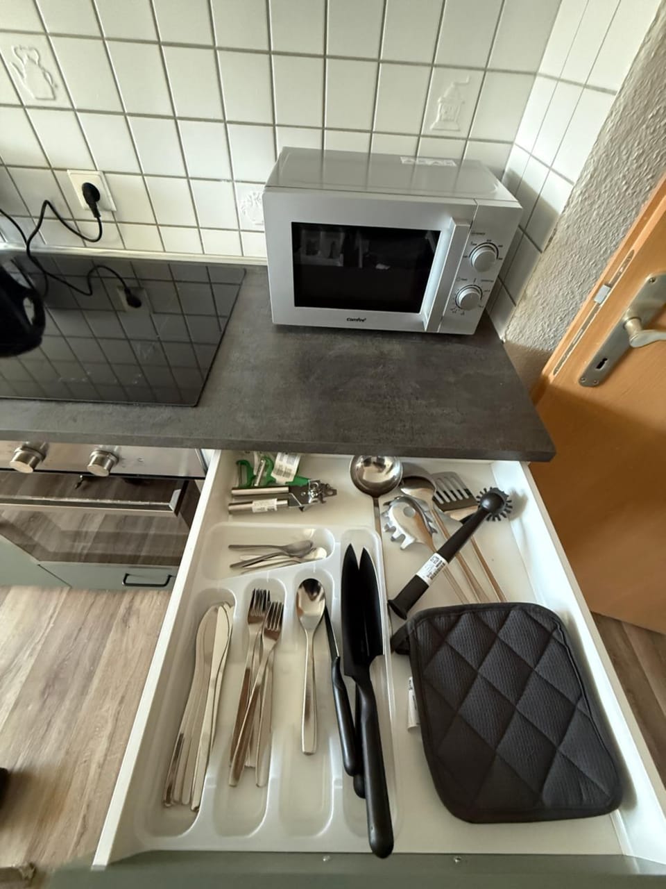 Kitchen or kitchenette, Decorative detail, microwave, oven, stove, kitchen