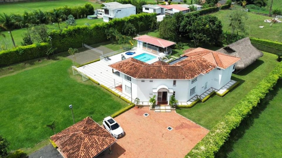Casa Ideal para Eventos y Grupos - Futbol y Voley House in Risaralda