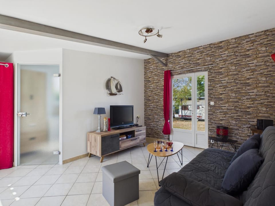 Communal lounge/ TV room, Living room
