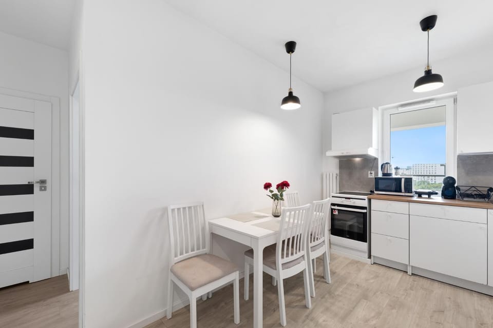 Kitchen or kitchenette, Dining area, oven, stove, toaster