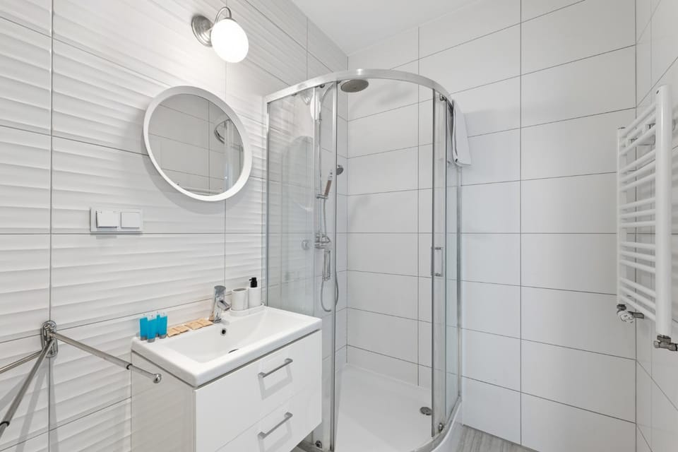 Shower, Bathroom, towels