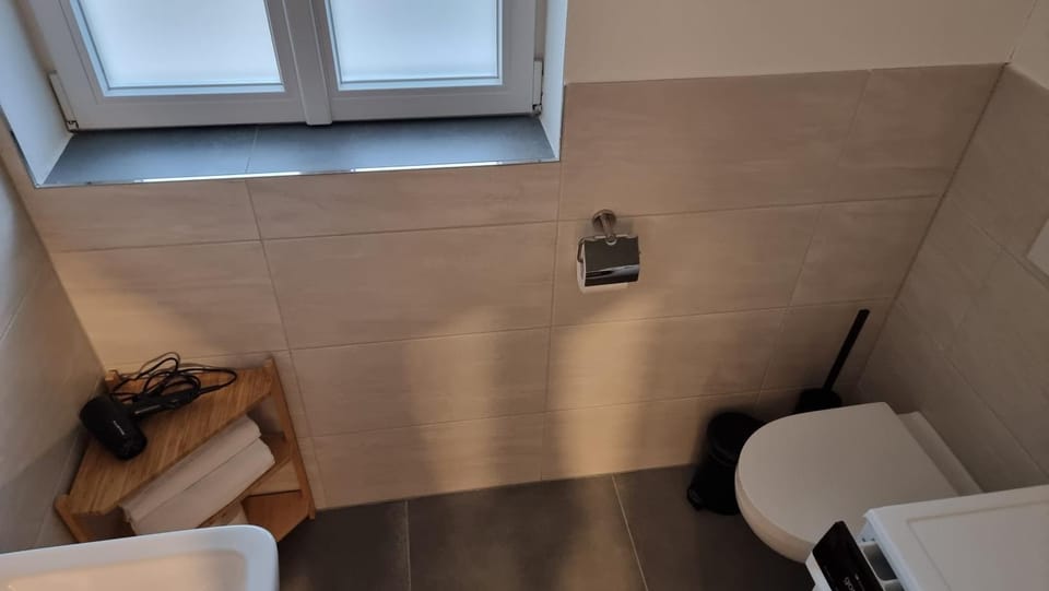 Toilet, Bathroom