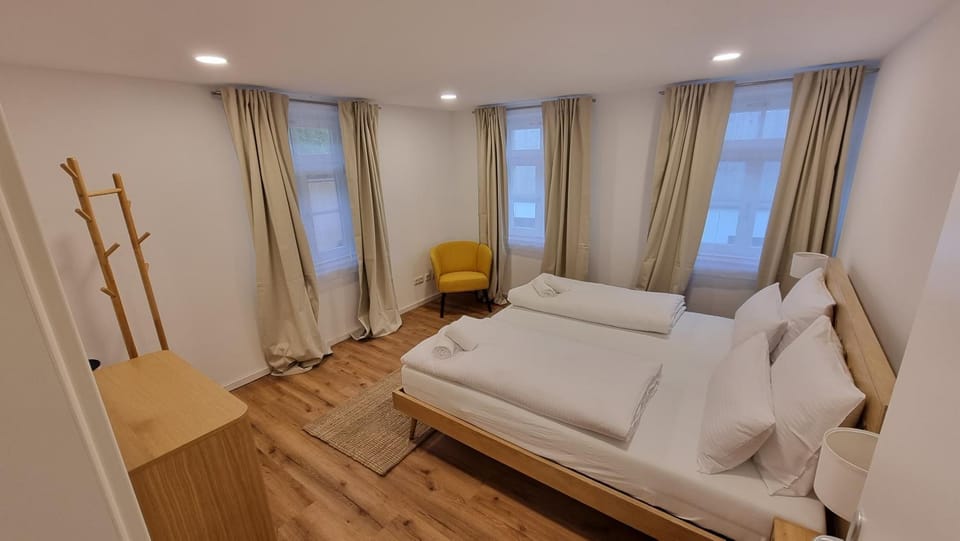 Bed, Photo of the whole room, Seating area, Bedroom