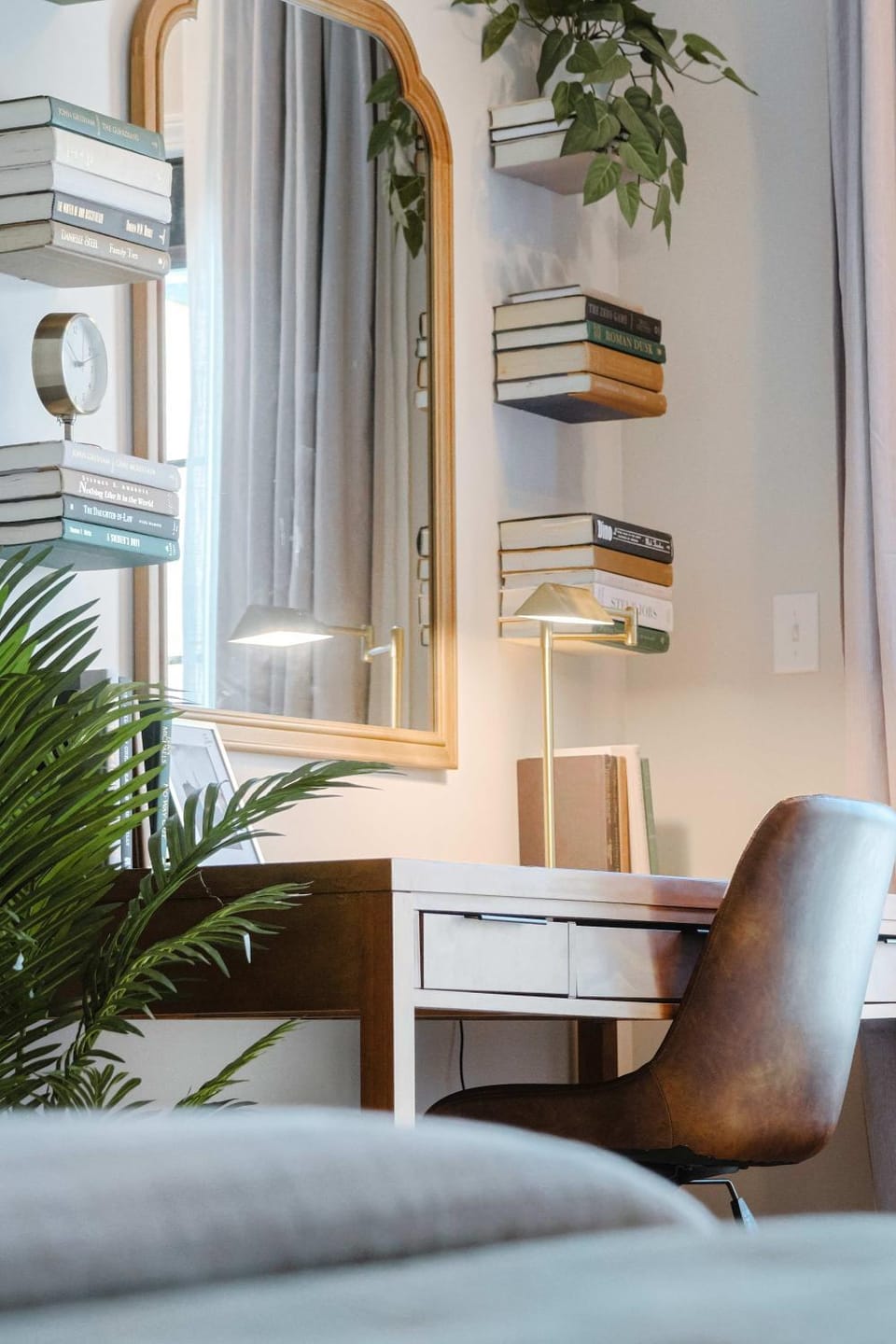 Charming Riverfront Stay - Heart of Downtown Apartment in Dundee