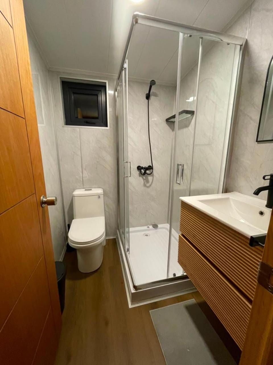 Shower, Toilet, Bathroom, Bath