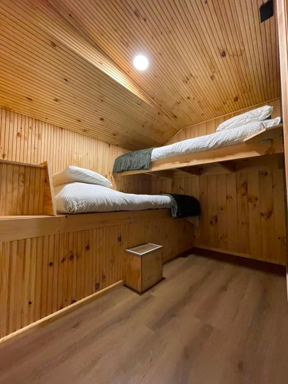 Bed, Photo of the whole room, Bedroom, bunk bed