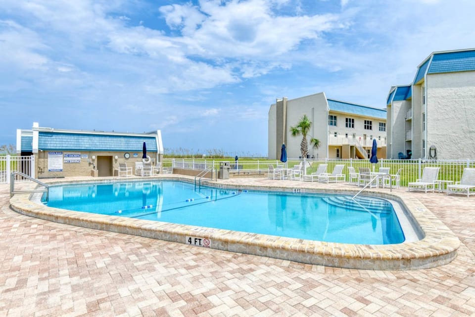 Tradewinds 111 House in Crescent Beach