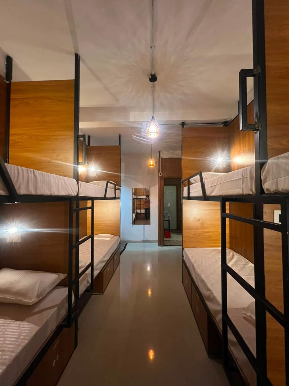 Cozy Rooms & Dormitory Hotel in Kozhikode
