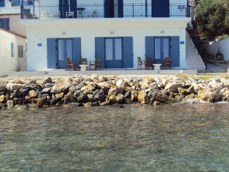 Artaki Beach WAVES Apartment Apartment in Messenia