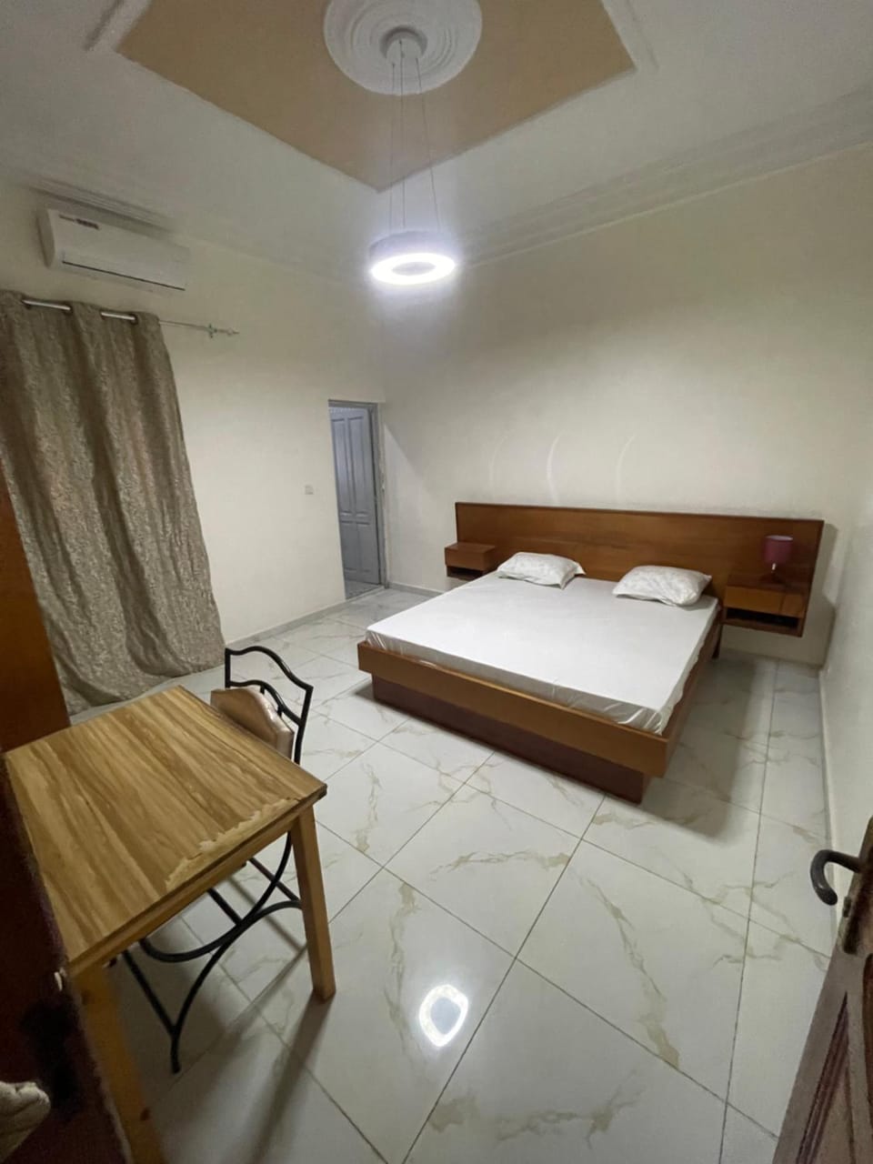 Bed, Photo of the whole room, Seating area, Bedroom, air conditioner