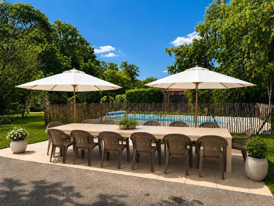 Patio, Dining area