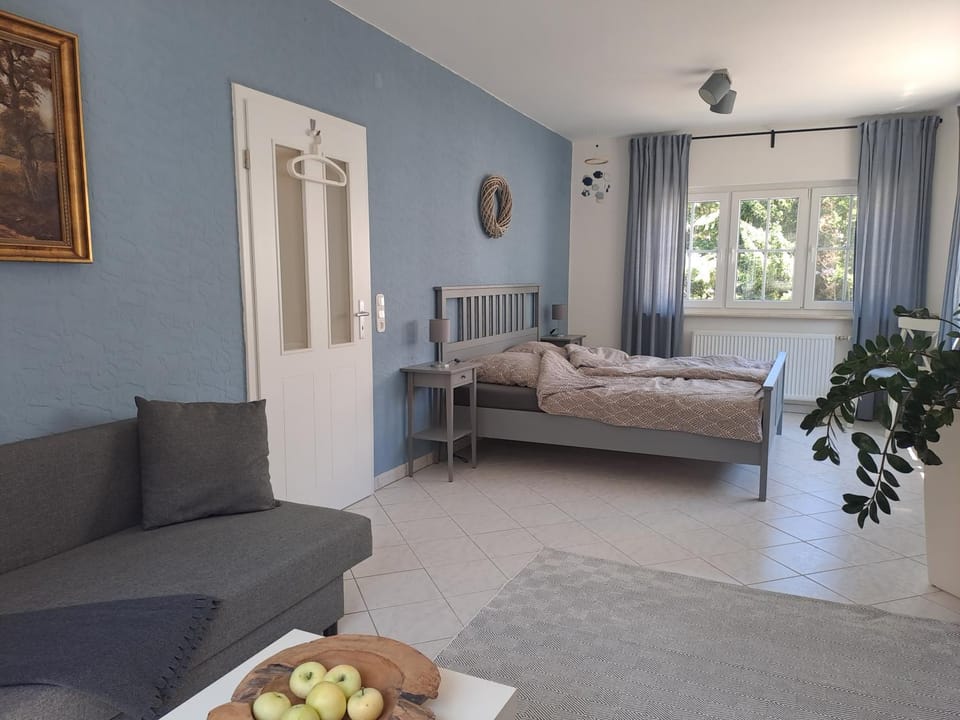 Bed, Photo of the whole room, Seating area, Bedroom