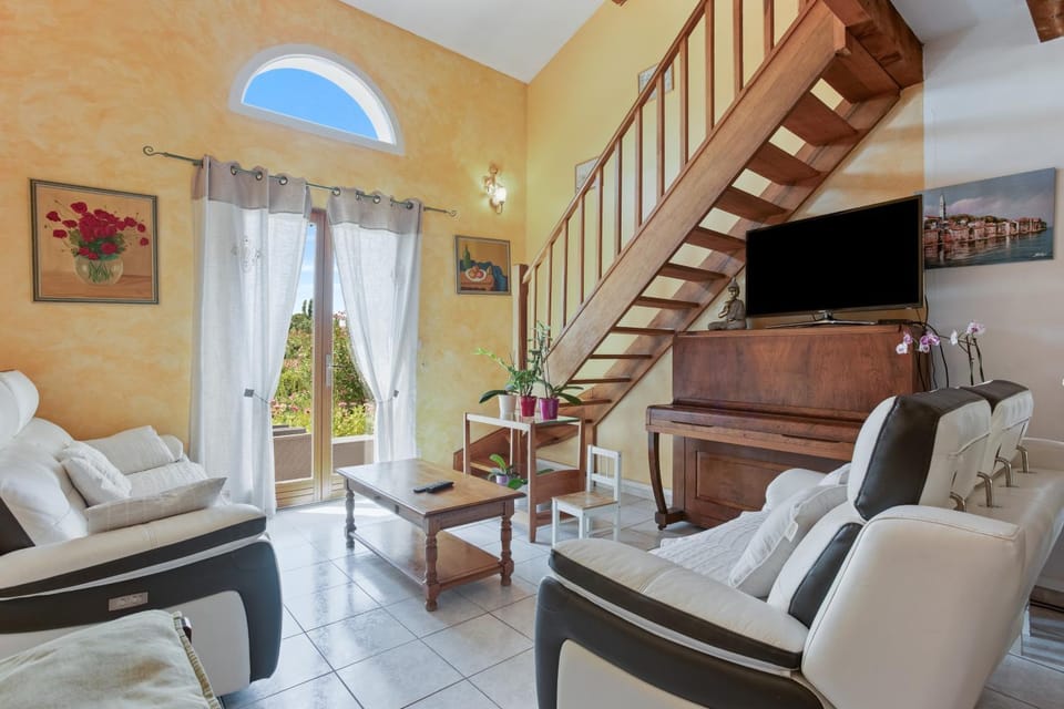 Confortable Villa Pool 6 personnes Villa in Barjols