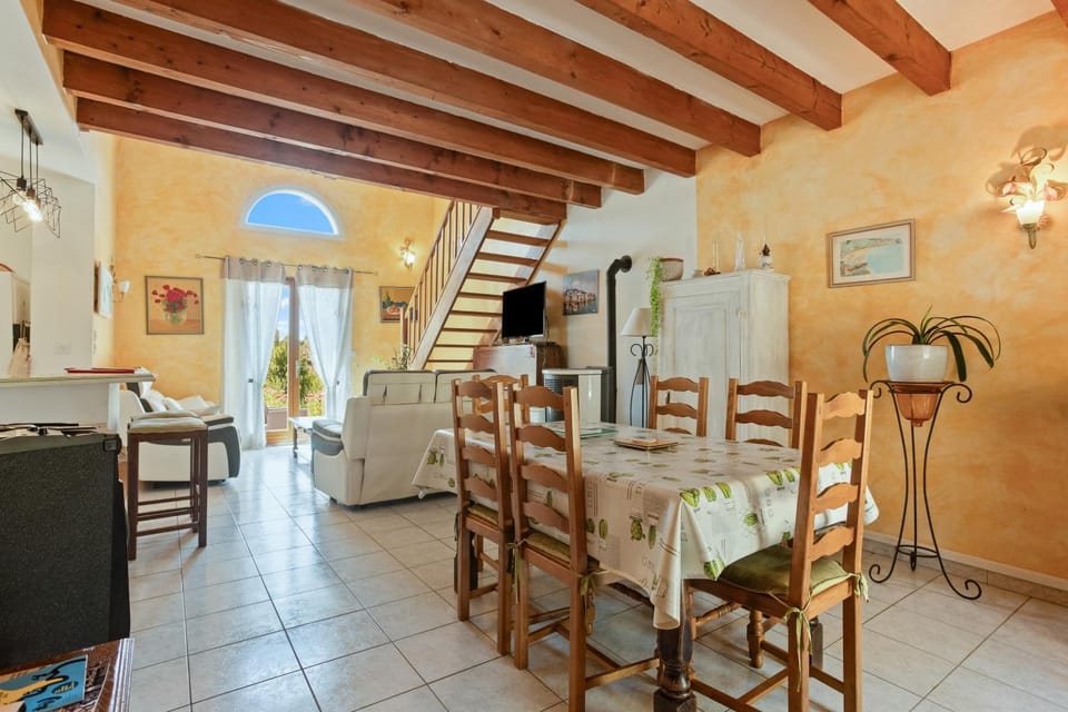 Confortable Villa Pool 6 personnes Villa in Barjols