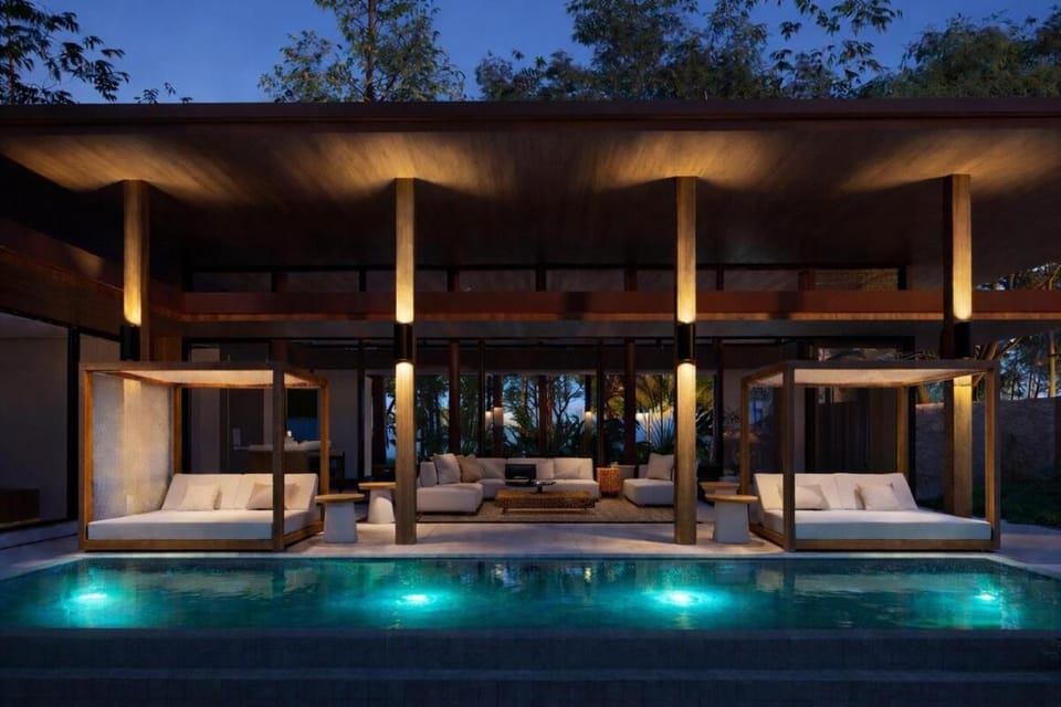 NEW Luxury Oasis Villa and Pool, Jacuzzi, Beach Walk Villa in Puerto Viejo Talamanca