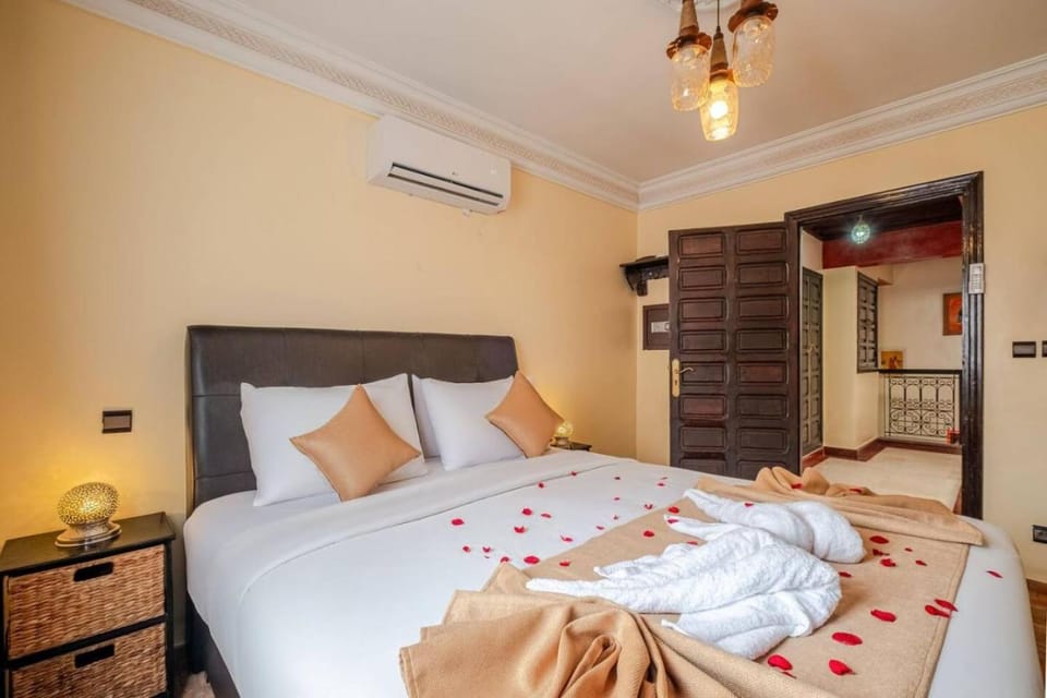 Bed, Photo of the whole room, Bedroom, towels, wardrobe, air conditioner