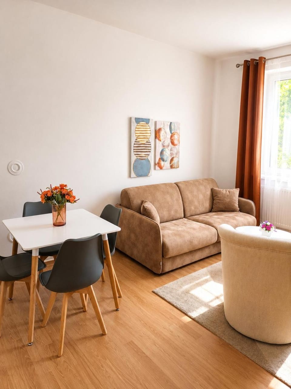 View (from property/room), Living room, Seating area