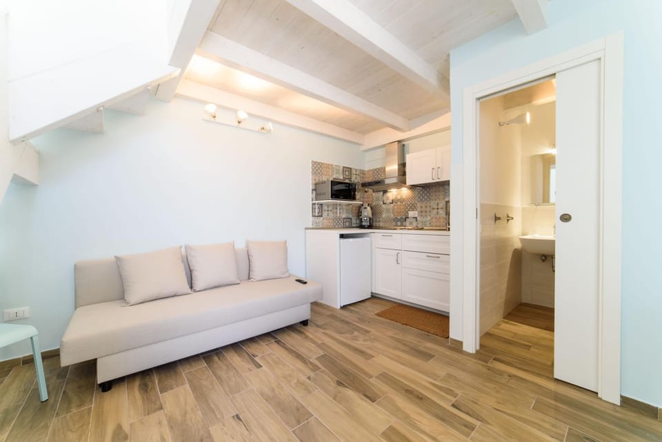 Kitchen or kitchenette, Living room