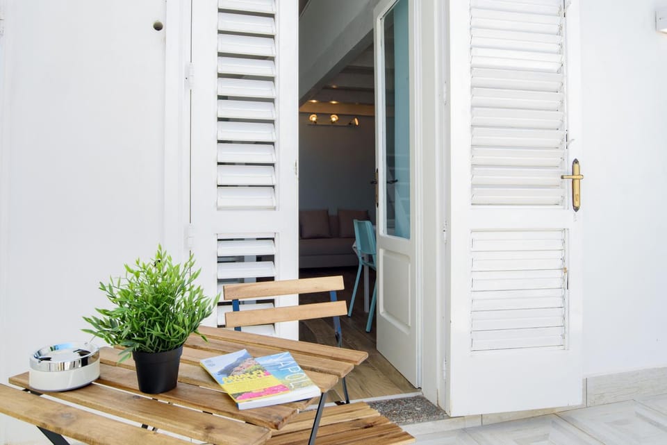 Patio, Day