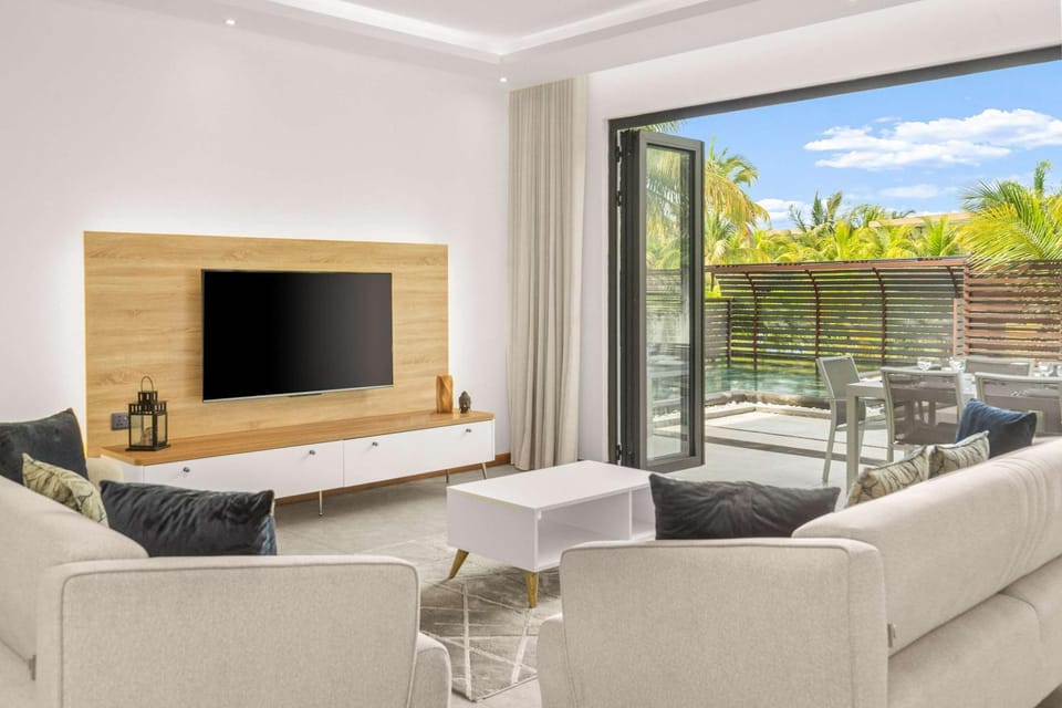 Villa Calista - Luxury Retreat with Infinity Pool Villa in Grand Baie