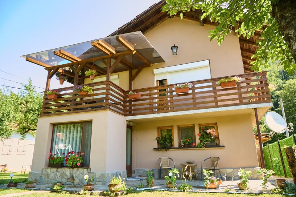 Property building, Balcony/Terrace
