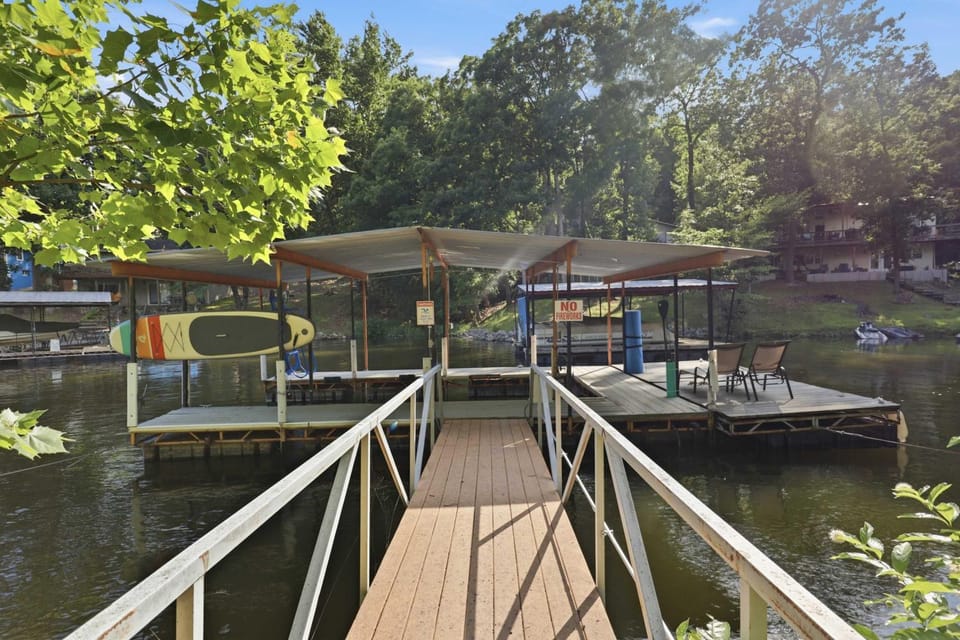 Nearby landmark, Activities