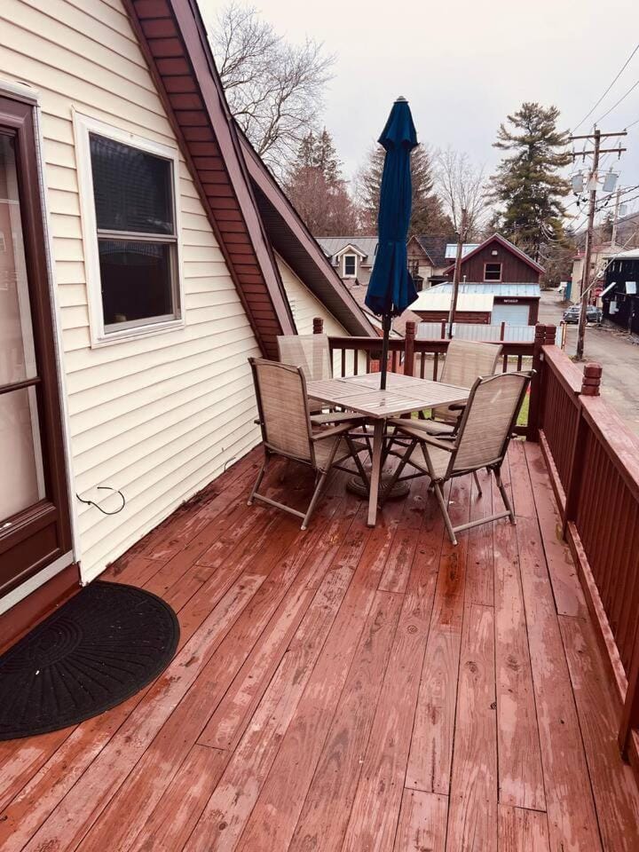 2BR Village Apt w/ Parking - Walk to Everything Apartment in Ellicottville