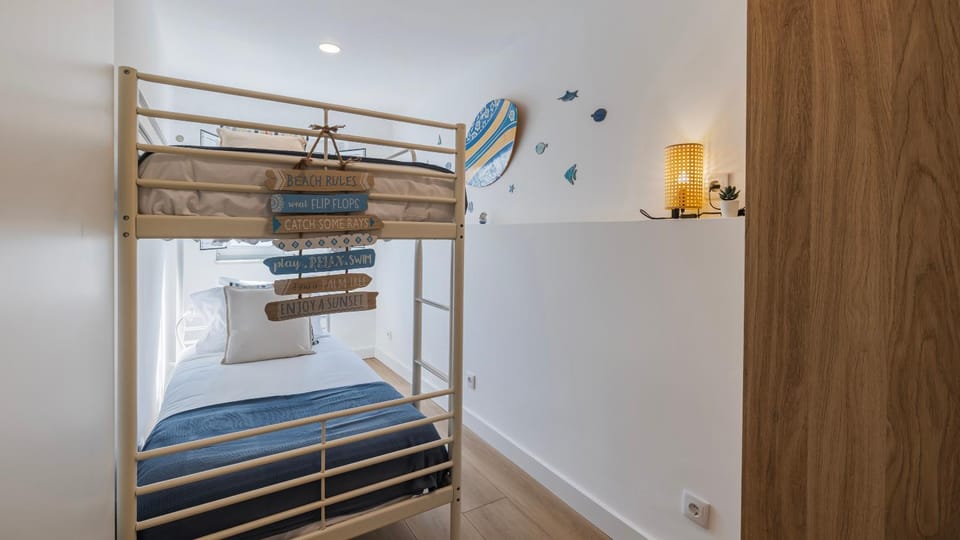 Bed, Photo of the whole room, Bedroom, bunk bed