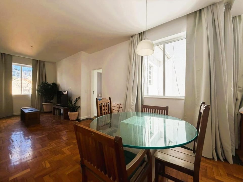 Lindo Apartamento na Dias Ferreira, Leblon Apartment in Rio de Janeiro