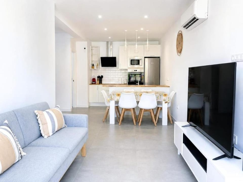 Casa con piscina y terraza junto Hotel Bali Apartment in Benidorm