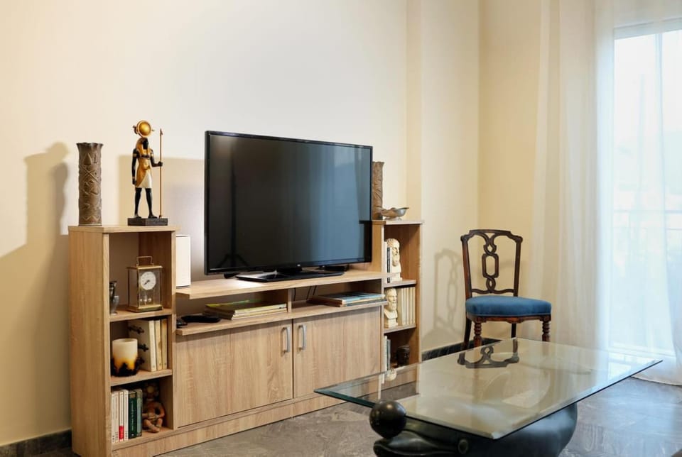 Proche CENTRE VILLE - BALCON - VUE - Calme Apartment in Greece