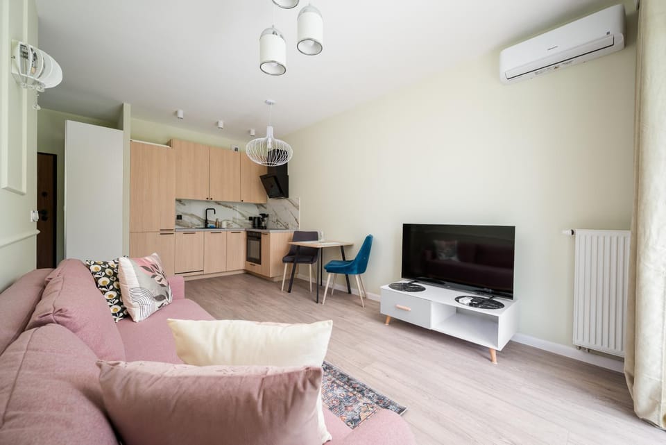 TV and multimedia, Kitchen or kitchenette, Living room, Seating area, Dining area, Evening entertainment, air conditioner