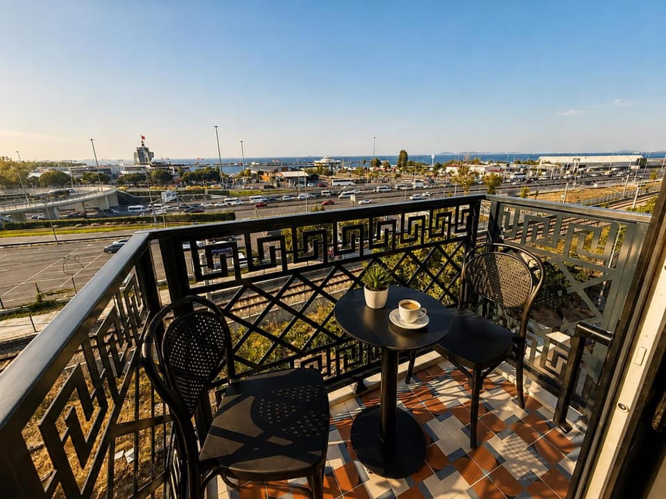 Patio, Day, Natural landscape, View (from property/room), Balcony/Terrace, Seating area, Dining area, Sea view
