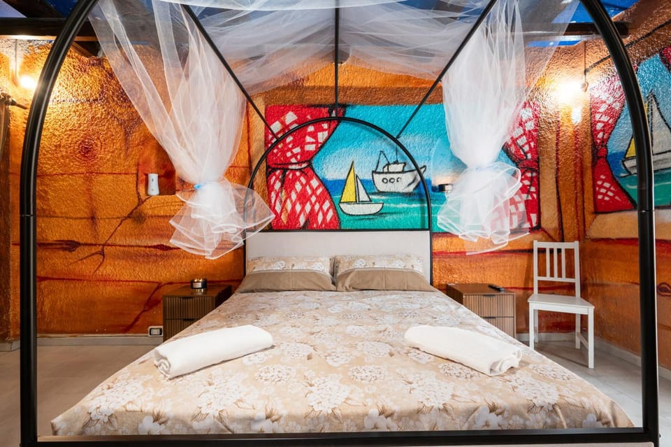 Photo of the whole room, Bedroom