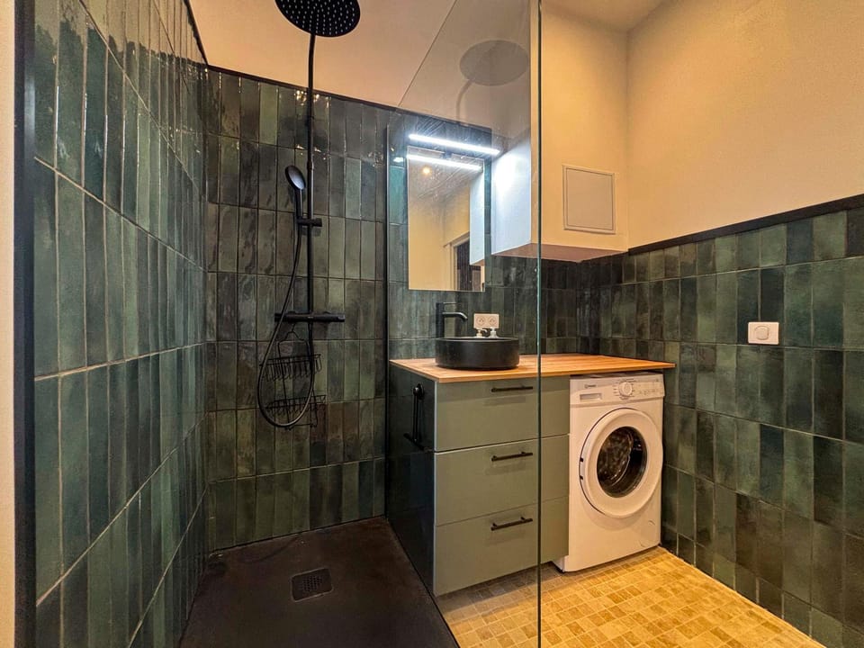 Shower, Bathroom