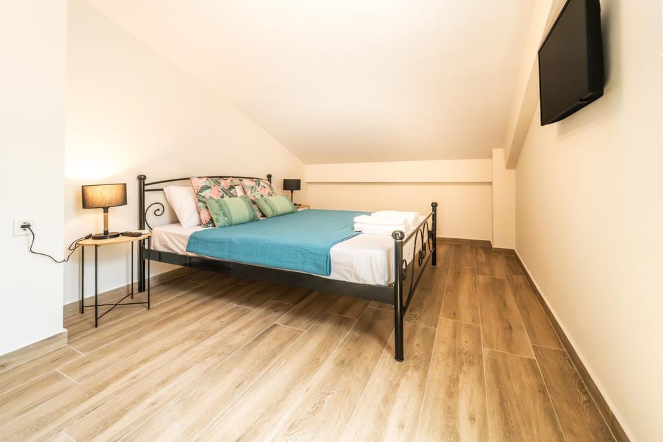 Selene Nea Peramos - Private Parking - Sleeps 8 Apartment in Decentralized Administration of Macedonia and Thrace