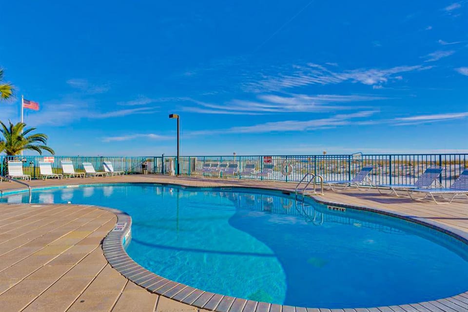 Gulf-front condo with central AC balcony & pool House in West Beach