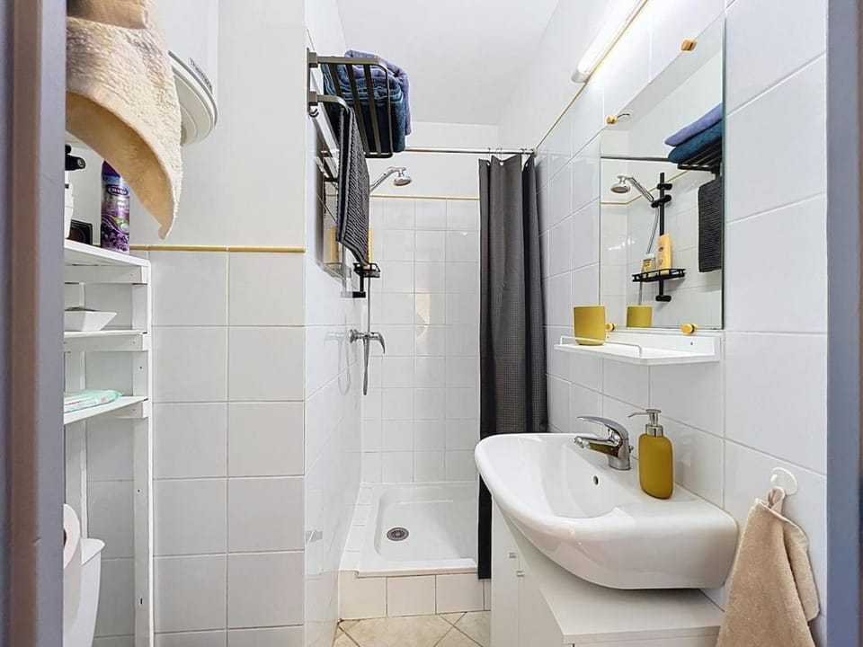 Beautiful AC studio Apartment in Avignon