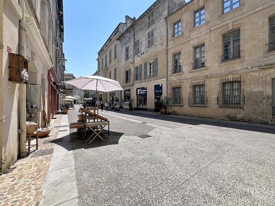Beautiful AC studio Apartment in Avignon