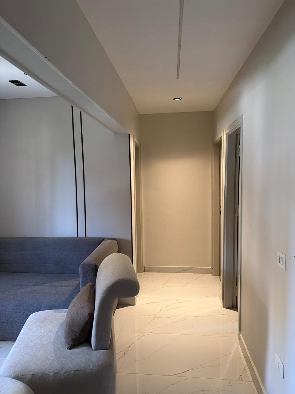 A prime location for shopping close to malls, clothing stores, restaurants and cafes in the heart of New Cairo and 25 minutes from Old Cairo Apartment in New Cairo City