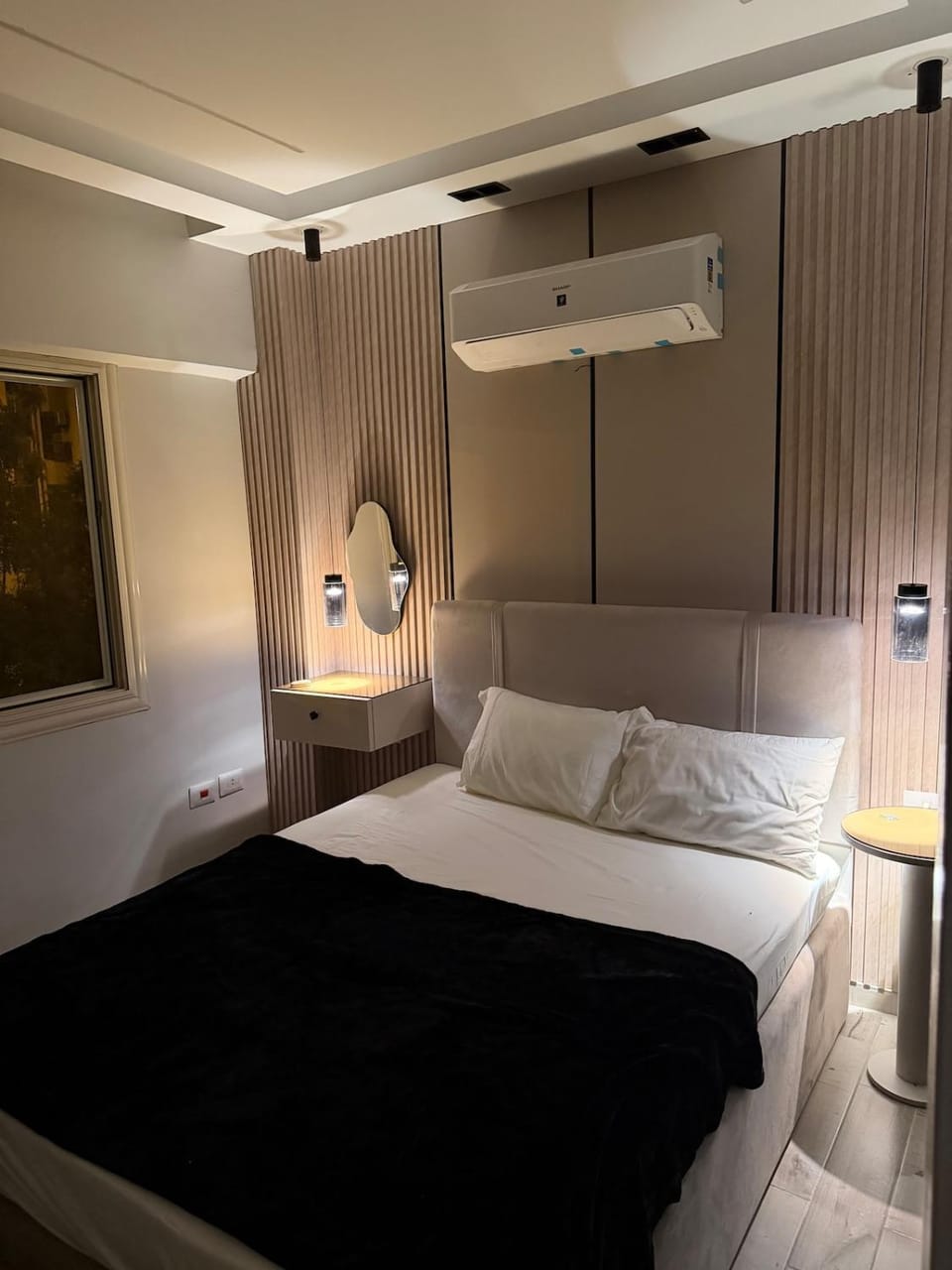 A prime location for shopping close to malls, clothing stores, restaurants and cafes in the heart of New Cairo and 25 minutes from Old Cairo Apartment in New Cairo City