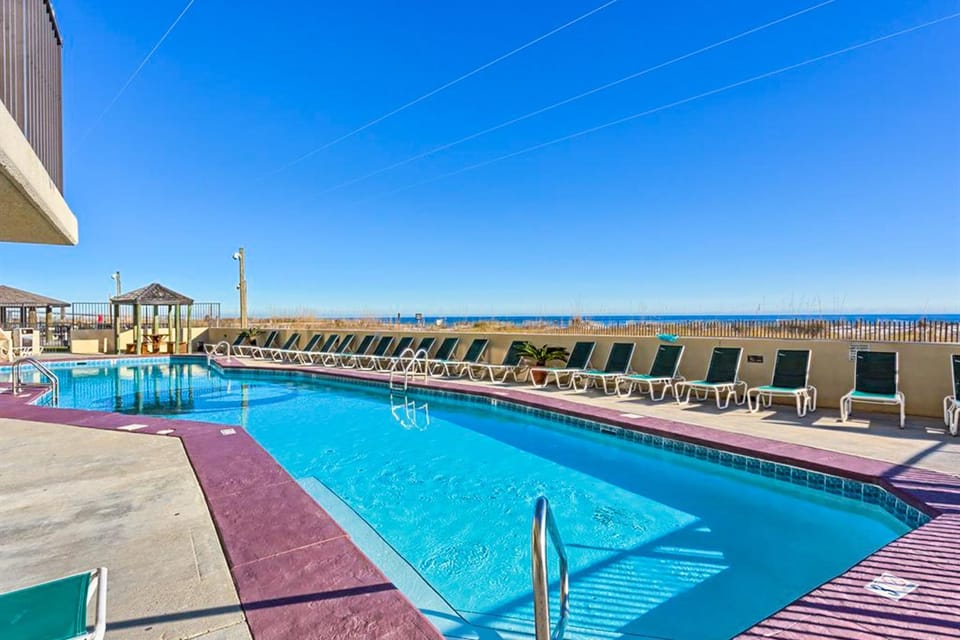 Beachfront condo with Gulf views balcony pool hot tub sauna & gym House in Orange Beach