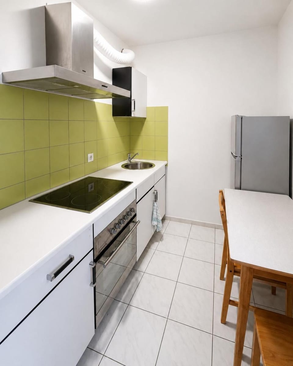 2 Betten Parkplatz 300 Mbit WLAN Apartment in Reutlingen
