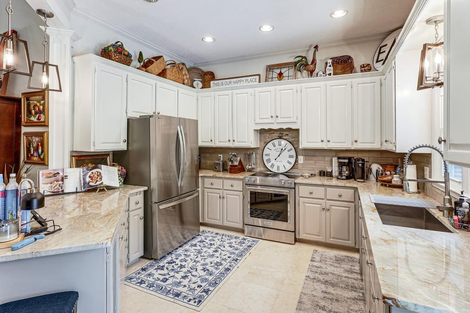 Mid-Term Stay Near Lake Oconee! Home w/ Gazebo House in Lake Oconee