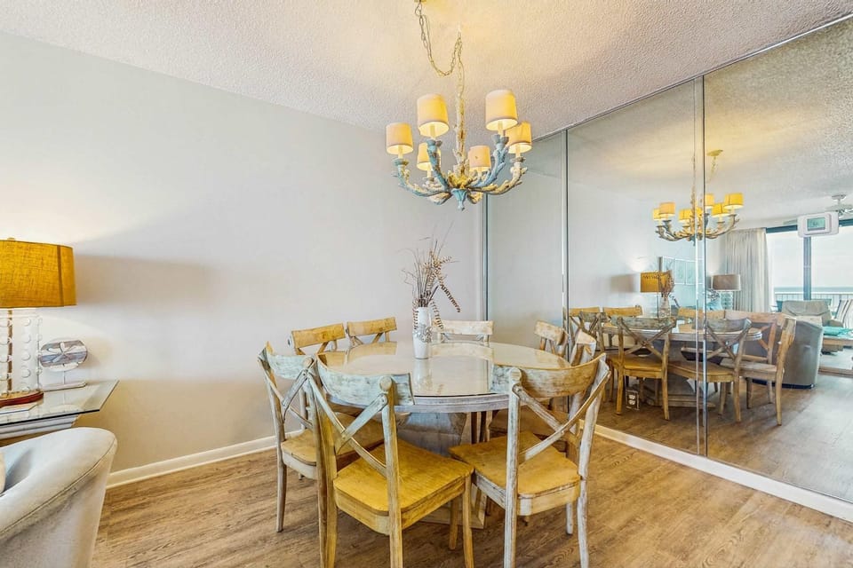 Gulf front condo with a shared hot tub pools tennis - snowbirds welcome House in Orange Beach